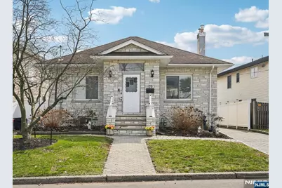 70 Delford Avenue, Bergenfield, NJ 07621 - Photo 2