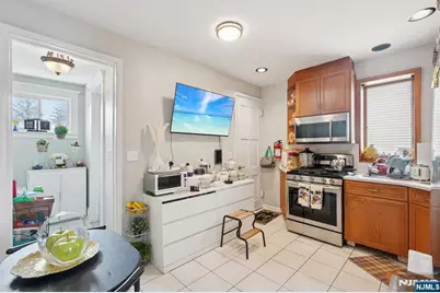 70 Delford Avenue, Bergenfield, NJ 07621 - Photo 12