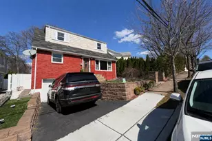 54 Austin St, Ridgefield Park, NJ 07660 - Photo 2