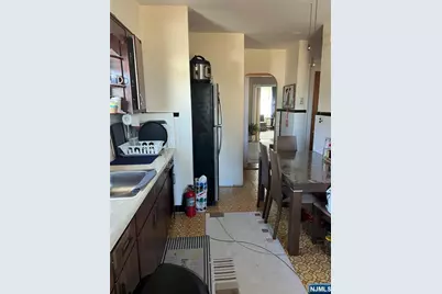 579 Oregon Avenue, Cliffside Park, NJ 07010 - Photo 20