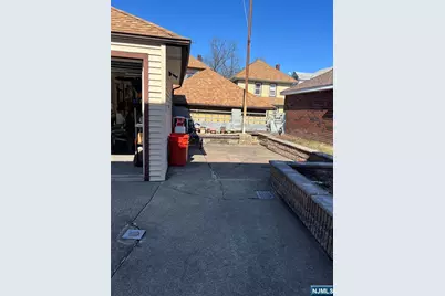 579 Oregon Avenue, Cliffside Park, NJ 07010 - Photo 36