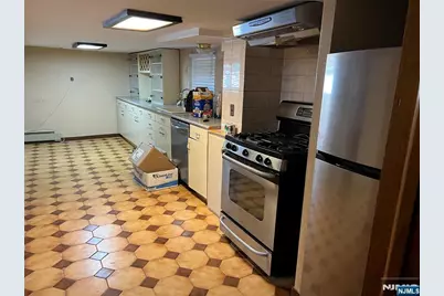 579 Oregon Avenue, Cliffside Park, NJ 07010 - Photo 26