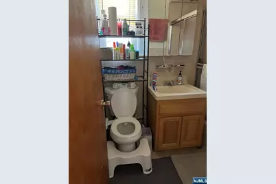 579 Oregon Avenue, Cliffside Park, NJ 07010 - Photo 24