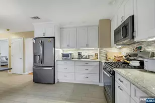 25 Veterans Pl, North Arlington, NJ 07031 - Photo 10