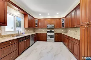627 Concord St, New Milford, NJ 07646 - Photo 18