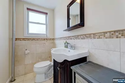 577 Forest Avenue, Paramus, NJ 07652 - Photo 20