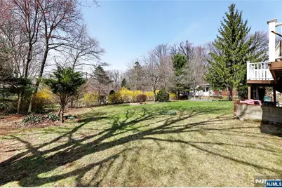577 Forest Avenue, Paramus, NJ 07652 - Photo 4