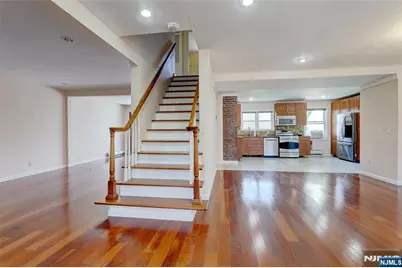 577 Forest Avenue, Paramus, NJ 07652 - Photo 6