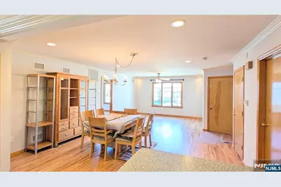 277 Wallington Avenue, Wallington, NJ 07057 - Photo 8