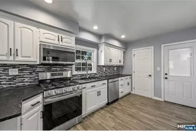 31-33 William Street, Bergenfield, NJ 07621 - Photo 8