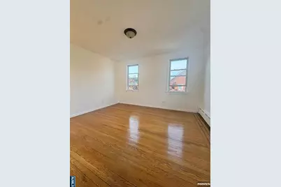 688 Kingsland Avenue 2 #2, Ridgefield, NJ 07657 - Photo 2