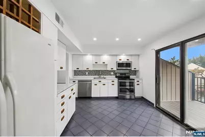 1431 John Street, Fort Lee, NJ 07024 - Photo 16