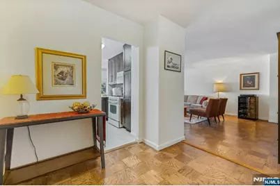 2150 Center Avenue 3C #3C, Fort Lee, NJ 07024 - Photo 2