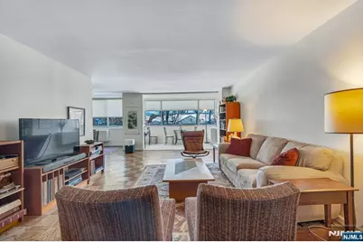 2150 Center Avenue 3C #3C, Fort Lee, NJ 07024 - Photo 4