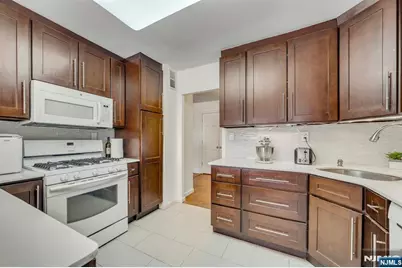 2150 Center Avenue 3C #3C, Fort Lee, NJ 07024 - Photo 10