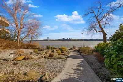 33 Colony Road, Edgewater, NJ 07020 - Photo 12