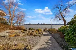 33 Colony Rd, Edgewater, NJ 07020 - Photo 12