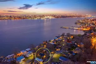 33 Colony Rd, Edgewater, NJ 07020 - Photo 2