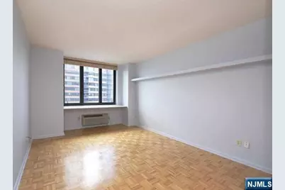 100 Carlyle 11J-N #11J-N, Cliffside Park, NJ 07010 - Photo 14