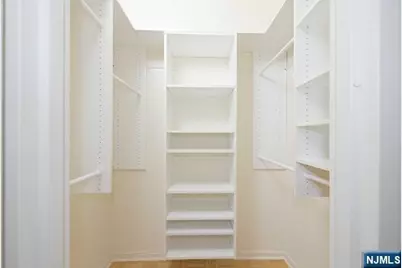 100 Carlyle 11J-N #11J-N, Cliffside Park, NJ 07010 - Photo 10