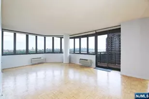 100 Carlyle 11J-N, Cliffside Park, NJ 07010 - Photo 2