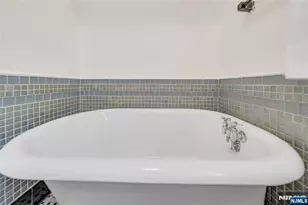 157 Glenbrook Pkwy, Englewood, NJ 07631 - Photo 32