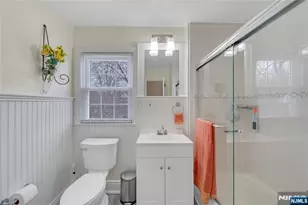 157 Glenbrook Pkwy, Englewood, NJ 07631 - Photo 28