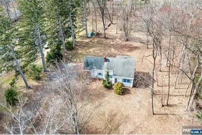 61 W Saddle River Road, Saddle River, NJ 07458 - Photo 2