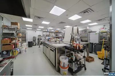 325 Broad Avenue, Palisades Park, NJ 07650 - Photo 10