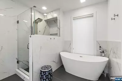 504 Undercliff Avenue, Edgewater, NJ 07020 - Photo 18