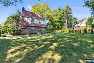 65 Merrison Street, Teaneck Township, NJ 07666 - Photo 32