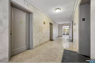 2329 Hudson Terrace E9 #E9, Fort Lee, NJ 07024 - Photo 4