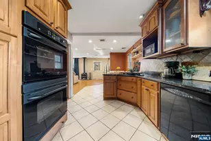 81 Vreeland Ave, Midland Park, NJ 07432 - Photo 10