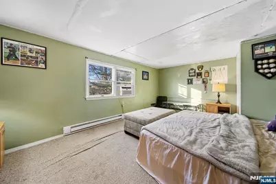 81 Vreeland Avenue, Midland Park, NJ 07432 - Photo 22