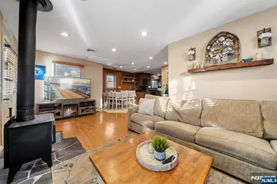 81 Vreeland Avenue, Midland Park, NJ 07432 - Photo 14