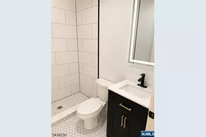 10 Bruen Avenue, Irvington, NJ 07111 - Photo 22