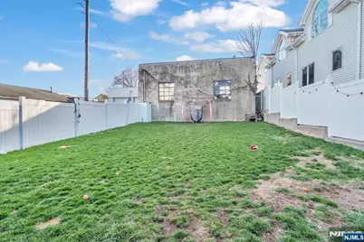 644 Valley Brook Avenue, Lyndhurst Township, NJ 07071 - Photo 4