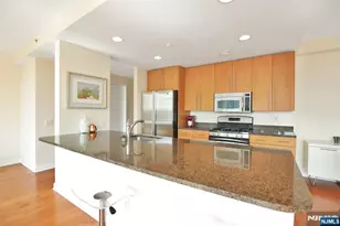 600 12th Street 810, Palisades Park, NJ 07650 - Photo 6