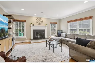 191 Hillside Avenue, Wyckoff Township, NJ 07481 - Photo 4