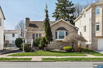 618 3rd Avenue, Lyndhurst Township, NJ 07071 - Photo 2