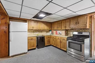 618 3rd Ave, Lyndhurst Township, NJ 07071 - Photo 24