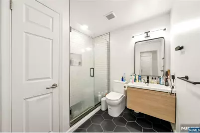 1420 Westgate Drive 8109 #8109, Fort Lee, NJ 07024 - Photo 12