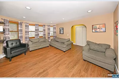 41 Demott Avenue, Clifton, NJ 07011 - Photo 10