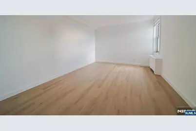 2000 Linwood Avenue 14N #14N, Fort Lee, NJ 07024 - Photo 6