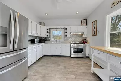 172 Yawpo Avenue, Oakland, NJ 07436 - Photo 14