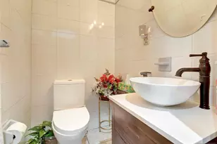 569 Monroe Pl, Ridgefield, NJ 07657 - Photo 12