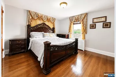 569 Monroe Place, Ridgefield, NJ 07657 - Photo 8