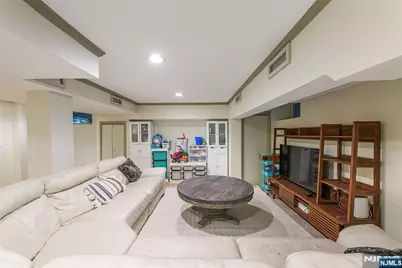 530 Up Mountain Avenue, Montclair, NJ 07043 - Photo 28