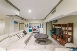 530 Up Mountain Ave, Montclair, NJ 07043 - Photo 28