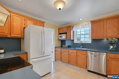 133 Willow Avenue, Hackensack, NJ 07601 - Photo 12